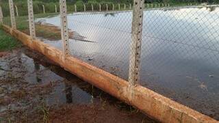 Empresário fez fotos da lagoa de chorume que pode estar contaminando Rio Anhanduí (Foto: Divulgação)