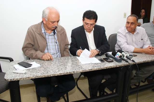 Ap&oacute;s troca de farpas, Santa Casa e prefeitura fecham acordo