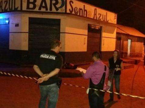 Homem morre ao ser alvejado com 4 tiros de pistola em bar na fronteira