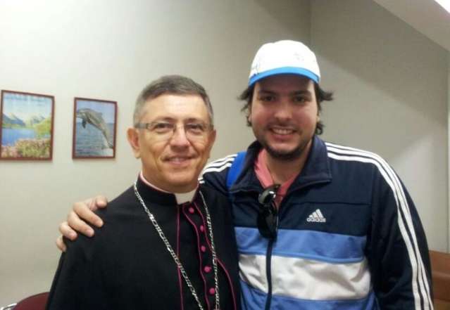 Peregrinos campo-grandenses participam de catequese com Dom Eduardo