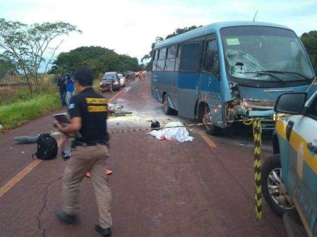 Motociclista que morreu ao colidir em micro-&ocirc;nibus tinha 27 anos 