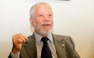 PT busca alian&ccedil;as, mas descarta PMDB, PSDB e PTB, diz presidente regional