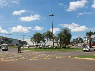 Rotatória do cruzamento das ruas Ceará e Joaquim Murtinho. (Foto: Marcos Ermínio)