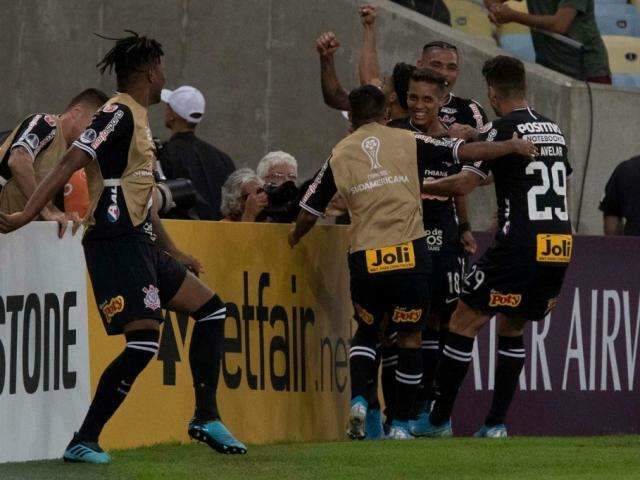 Corinthians empata em 1 a 1 com o Fluminense e garante vaga na semifinal 