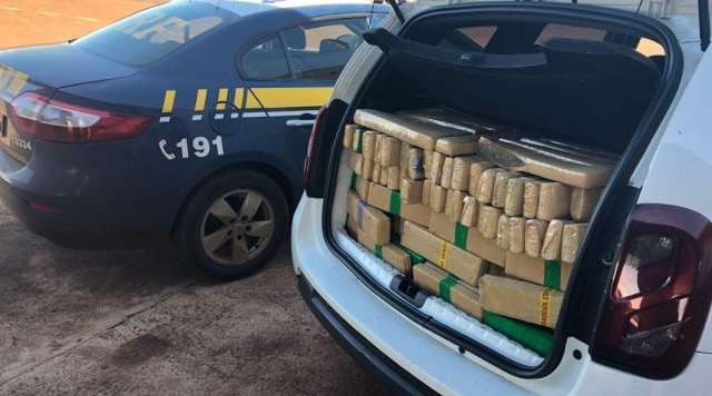 Adolescente &eacute; apreendido com 660 quilos de maconha na fronteira