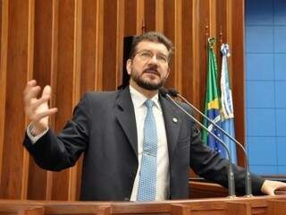 Deputado Pedro Kemp (PT) usou a tribuna para criticar ministra (Foto: Assessoria/ALMS)