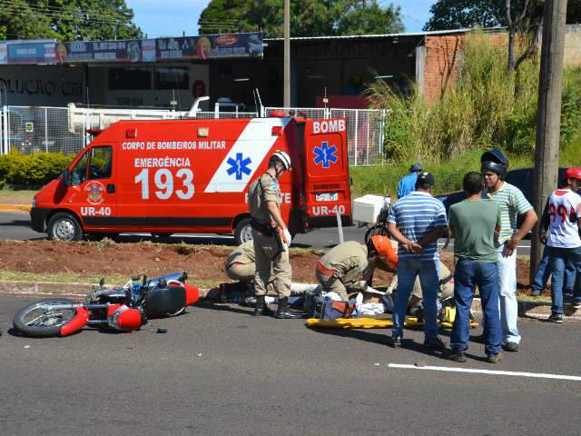  Motociclista sofre fratura exposta ap&oacute;s colis&atilde;o na Costa e Silva