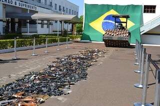 Destruição de armas de fogo pelo Exército em Campo Grande. (Foto: Divulgação/Exército)