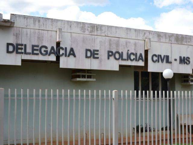 Homem &eacute; espancado por grupo de 15 ao sair de exposi&ccedil;&atilde;o com os filhos