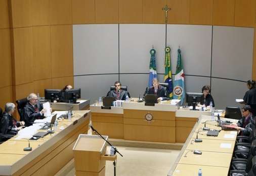 Justi&ccedil;a reduz pena, mas mant&eacute;m pris&atilde;o de traficante que tentou matar policial