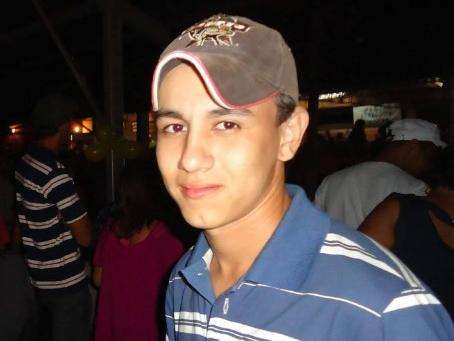 Saindo de festa, motociclista morre ao bater de frente em ve&iacute;culo