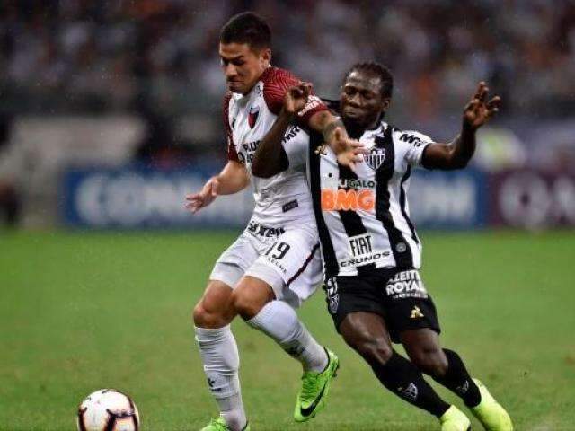 Atl&eacute;tico-MG perde para o Col&oacute;n nos p&ecirc;naltis e est&aacute; fora da Sul-Americana 