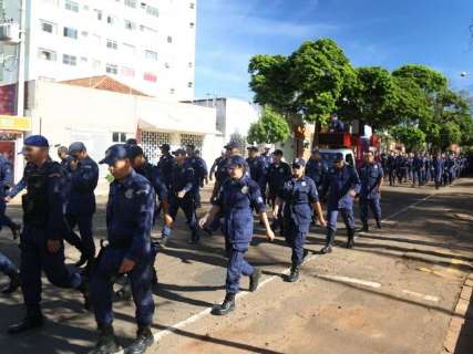 Protestos de servidores municipais fecham parte da Afonso Pena