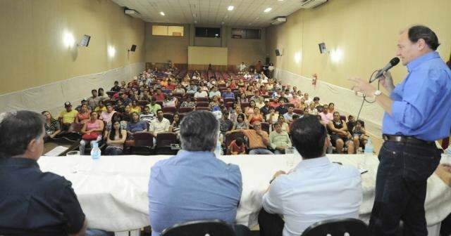 Governo do Estado entrega 297 lotes para fam&iacute;lias do interior