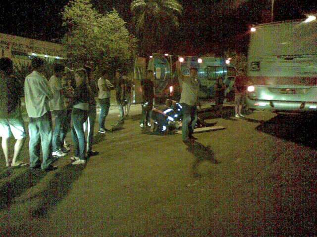  Acidente com moto esportiva na Afonso Pena deixa jovem ferida