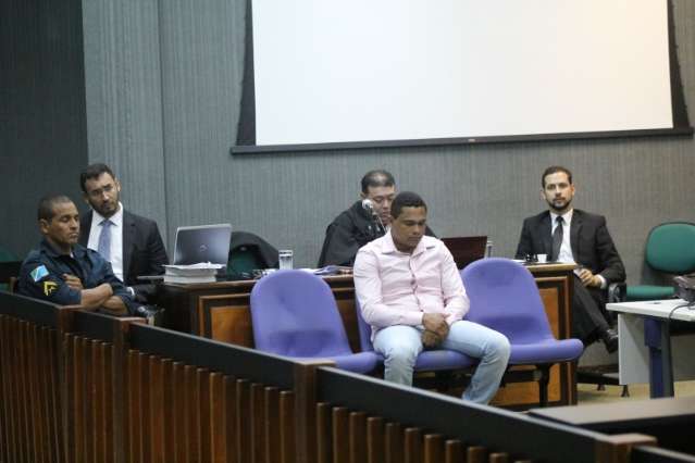 Homem deve ser absolvido por assassinato porque s&oacute; deu um tiro