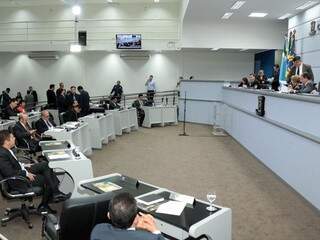 Vereadores assistem à sessão no plenário da Câmara Municipal. (Foto: Divulgação/Câmara/Arquivo).