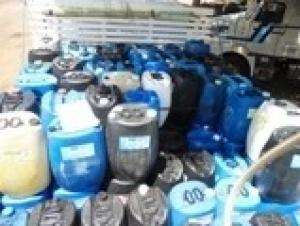 Caminh&atilde;o irregular, com 5 mil litros de soda c&aacute;ustica, &eacute; flagrado pela pol&iacute;cia