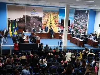 Câmara de Dourados fez 25 sessões no primeiro semestre, ao custo de R$ 352 mil por sessão (Foto: Divulgação)
