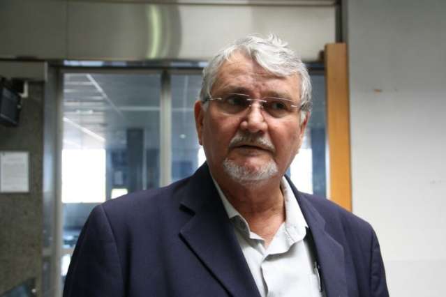Em escala de 1 hora, Lula vai se reunir com Delc&iacute;dio e Zeca do PT