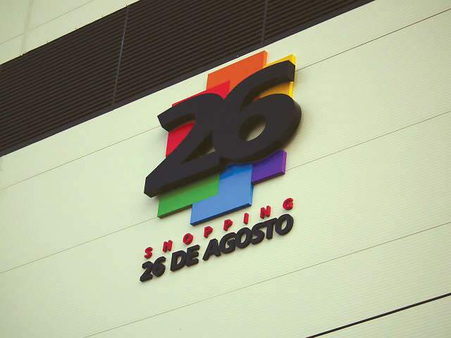  Abertas 2 mil vagas no Shopping 26 de Agosto com sal&aacute;rios de at&eacute; R$ 2 mil