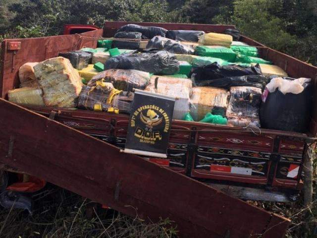 DOF prende envolvidos com carga de maconha abandonada no mato