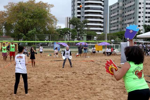 Com &quot;m&atilde;os gigantes&quot;, 1&ordm; campeonato de Zaccaro Ball acontece na Capital
