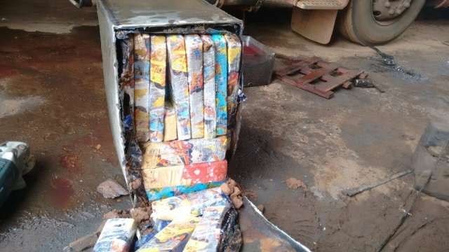 DOF encontra 123 quilos de maconha em tanque de carreta carregada com milho