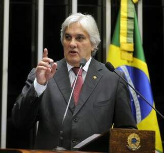 Senador Delcídio do Amaral, ainda há muito chão para a paz fiscal entre estados. (Foto: Divulgação/Assessoria)