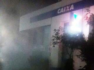 Banco &eacute; tomado por fuma&ccedil;a em teste de seguran&ccedil;a e assusta moradores