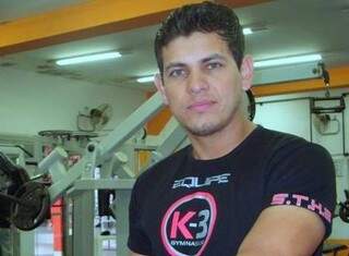 Alexandre Riquelme atuava como personal trainer em uma academia. (Foto: Reprodução/Facebook)