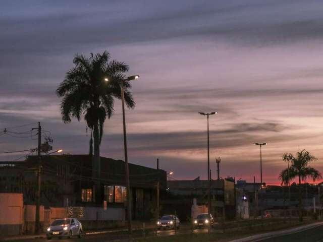  Tempo segue sem grandes mudan&ccedil;as com sol escaldante e calor&atilde;o de 37&ordm;C