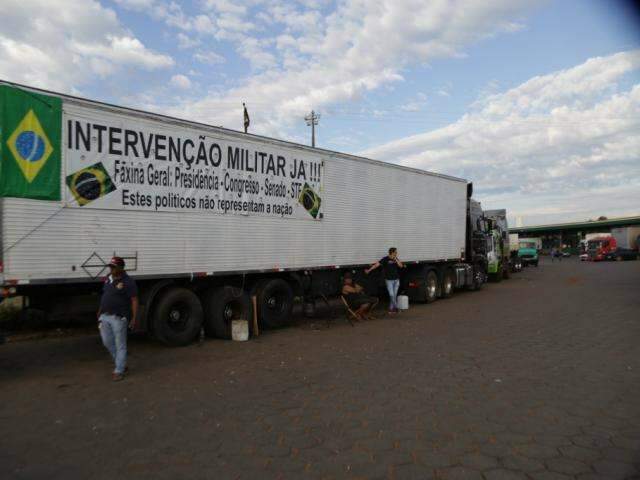 Mesmo com libera&ccedil;&atilde;o, caminhoneiros n&atilde;o rodam e protestos v&atilde;o continuar em MS