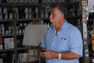 Nelson Chaia trabalha no comércio de Campo Grande desde os 9 anos (Foto: Kísie Ainoã)