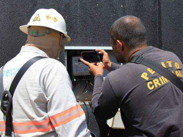 Entre com&eacute;rcios e resid&ecirc;ncias, 8 ser&atilde;o investigados por fraude em energia