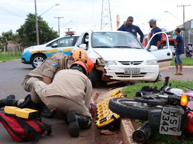 B&ecirc;bado, paciente psiqui&aacute;trico causa acidente na Guaicurus e fica ferido
