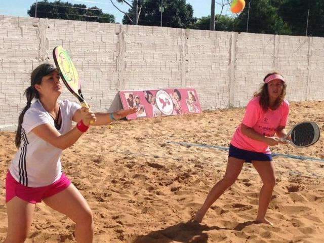 Torneio de Beach Tennis voltado para mulheres acontece s&aacute;bado na Capital