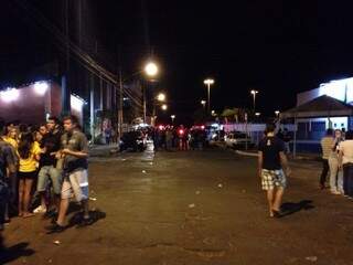Confusão foi na noite de sexta-feira, no entorno da UFMS; (Foto: Direto das Ruas)