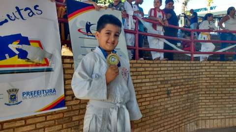 No Horto, crianças de 6 a 10 anos disputam torneio de artes marciais