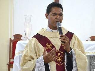Rosalino tinha 34 anos e era padre há três. (Foto: Diário Corumbaense)