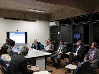 Representantes do CNJ, TJMS e Sejusp discutem projeto de biometria de presos (Foto: TJMS/Divulgação)