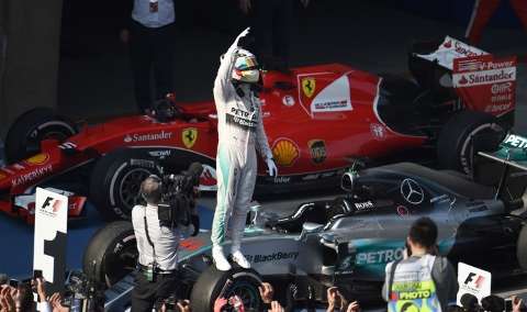 Lewis Hamilton vence na China, Massa fica em quinto e Nars em oitavo