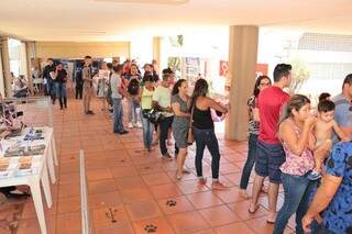 De acordo com balanço da Câmara, mais de 5 mil pessoas visitaram a Feira do Trabalho no pátio da UFMS (Foto: Divulgação)