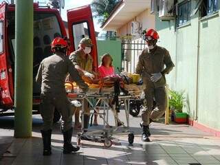 Criança teve traumatismo craniano após ser atropelada na tarde de ontem por um motociclista (Foto: Da Hora Bataguassu)