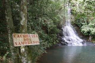 Cachoeira dos Namorados embalou relacionamento dos donos de estância (Foto: Marcos Ermínio)