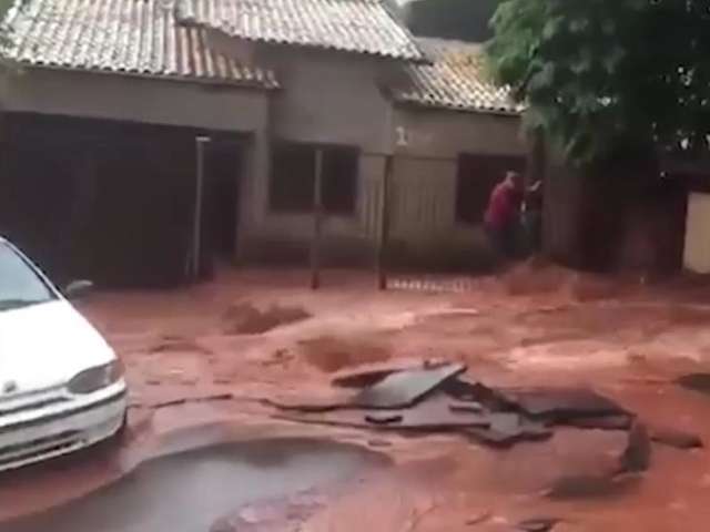 Estragos causados pela chuva, morte em acidente e assalto lideram visualiza&ccedil;&otilde;es
