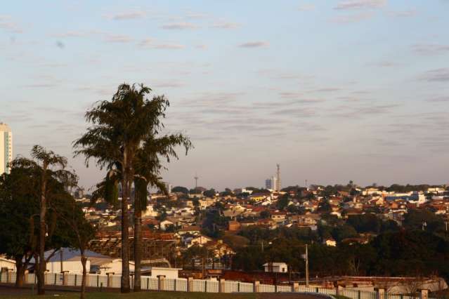 C&eacute;u amanhece com nuvens e chuva continua nesta quinta na Capital