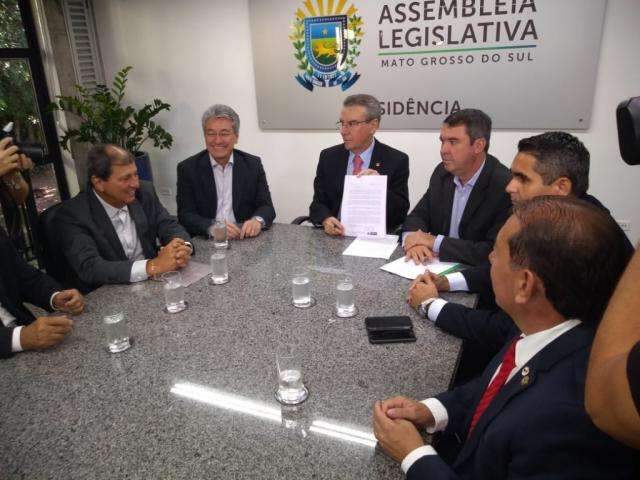 Governo entrega PDV a deputados, mas reuni&atilde;o ser&aacute; a portas fechadas 
