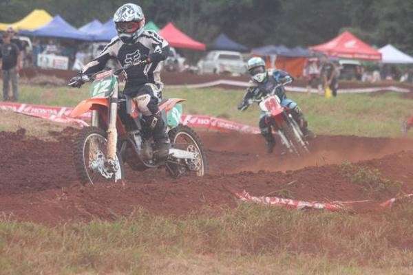 Fim de semana esportivo vai ter futebol, velocidade e luta