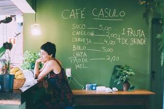 E café aconchegante é outro &quot;abraço&quot; da casa. (Foto: Andressa Pontes)